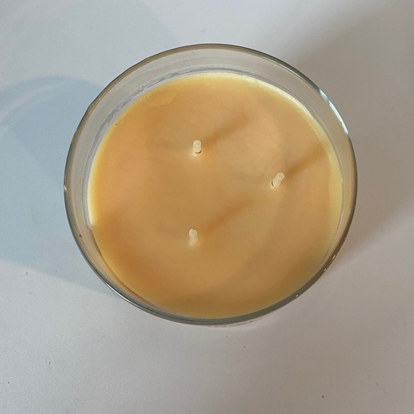 Bath and Body Works Pineapple Mango 3 Wick Candle - Picture 2 of 2